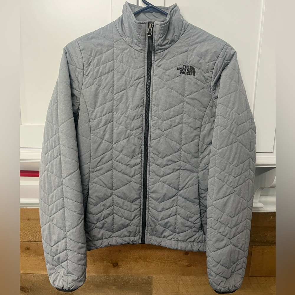 The North Face Quilted Parka Jacket Women's size S Fawn Gray